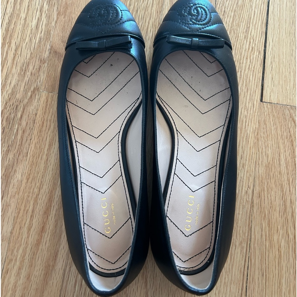 Beautiful glad by Gucci, only worn 2x